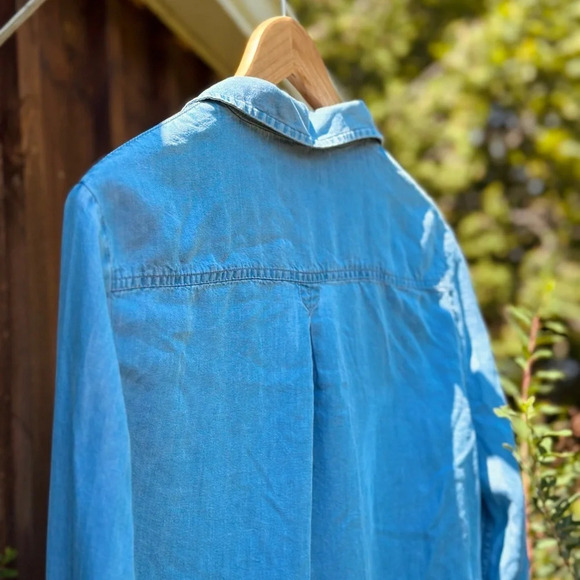 Jachs Girlfriend  Chambray button down Shirt - tagged M (measures S/M) - Picture 5 of 5